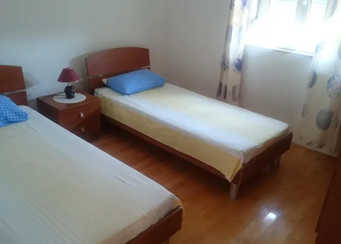 Bilava * Betina (Sibenik-Knin)